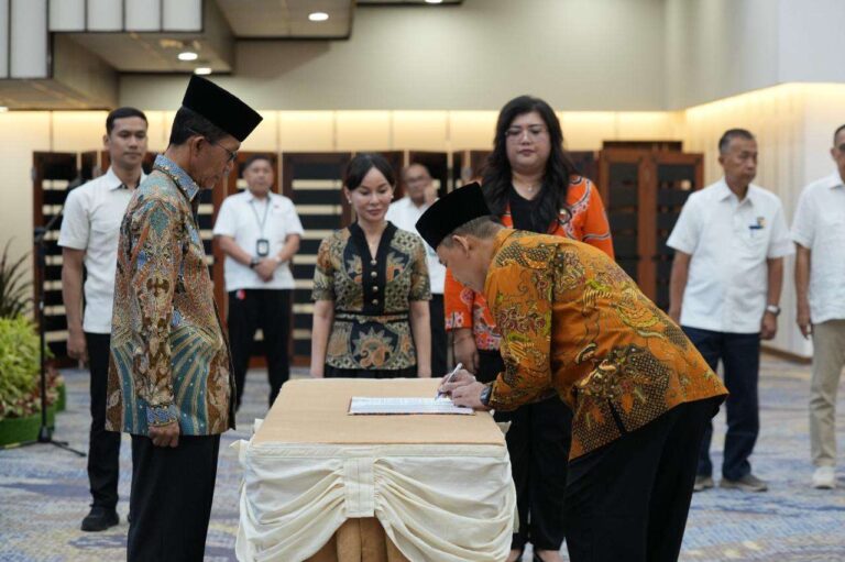 Amsakar Lantik dr. Tanto Jadi Direktur RSBP Batam