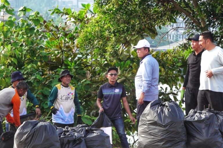 Gubernur Kepri Goro Bareng ASN di Kawasan Ikonik Gurindam XII