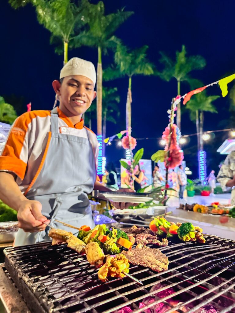 Hawaiian BBQ Party Kini Hadir di Harris Resort Waterfront Batam