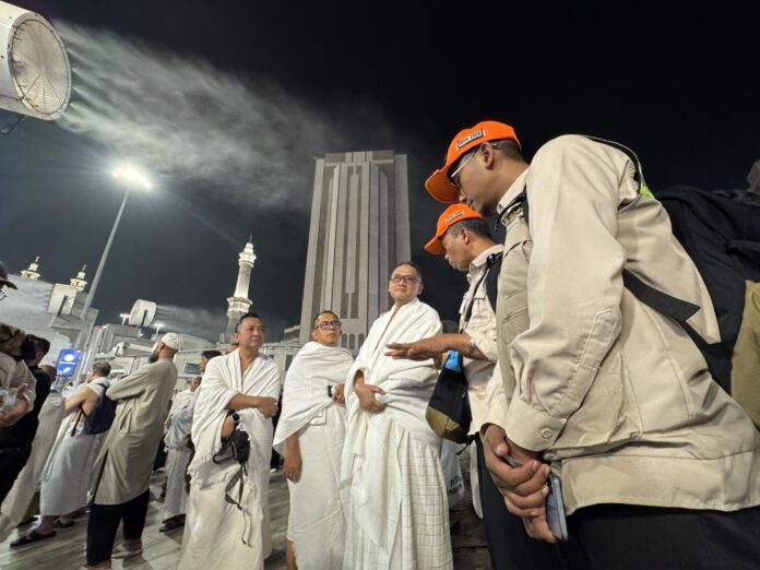 Menhaj Irfan Yusuf Apresiasi Petugas Haji di Makkah Menhaj Irfan Yusuf Apresiasi Petugas Haji di Makkah