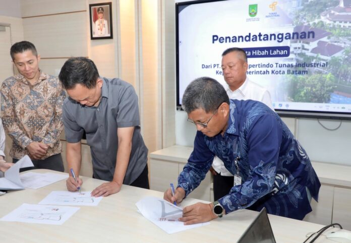 Tingkatkan Layanan, Pemko Batam Terima Hibah Lahan Tingkatkan Layanan, Pemko Batam Terima Hibah Lahan