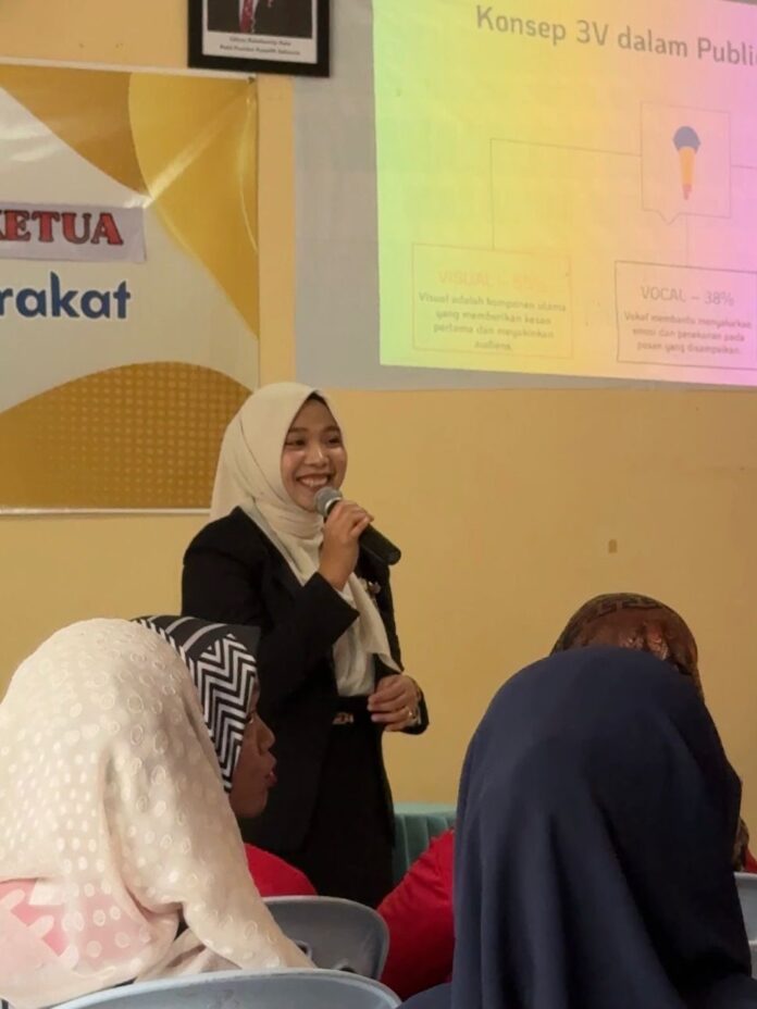 Kisah Anggun Suyanto: Menularkan Keterampilan Public Speaking untuk Generasi Muda Batam Lewat Ruang Tumbuh Bersama Kisah Anggun Suyanto: Menularkan Keterampilan Public Speaking untuk Generasi Muda Batam Lewat Ruang Tumbuh Bersama