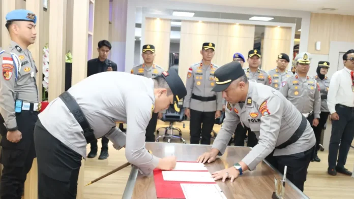 Polresta Barelang Lantik Kabag SDM Baru Polresta Barelang Lantik Kabag SDM Baru