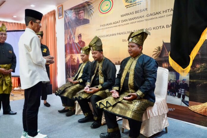 Amsakar Lantik Panglima Sambang Gagak Hitam Batam Amsakar Lantik Panglima Sambang Gagak Hitam Batam
