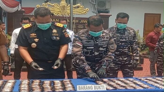 TNI AL Gagalkan Penyelundupan 240 Vape di Karimun TNI AL Gagalkan Penyelundupan 240 Vape di Karimun