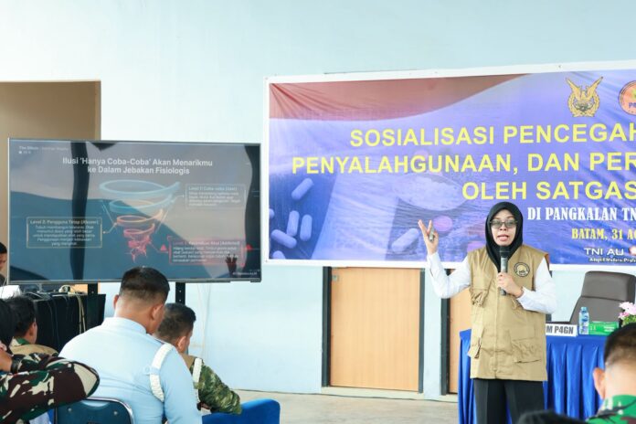 BNNP Kepri Sosialisasi P4GN & Tes Urine Di Lanud Hang Nadim BNNP Kepri Sosialisasi P4GN & Tes Urine Di Lanud Hang Nadim